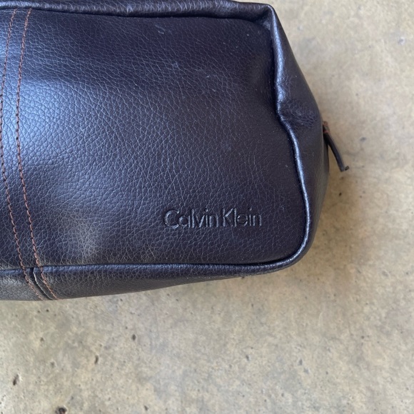 Calvin Klein leather travel cosmetic case - Picture 2 of 3